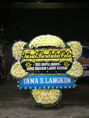 Papan Bunga Duka di Battang